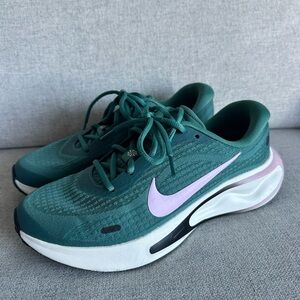 Nike Journey Run 
Bicoastal Black Sail Pink Foam (Womens)